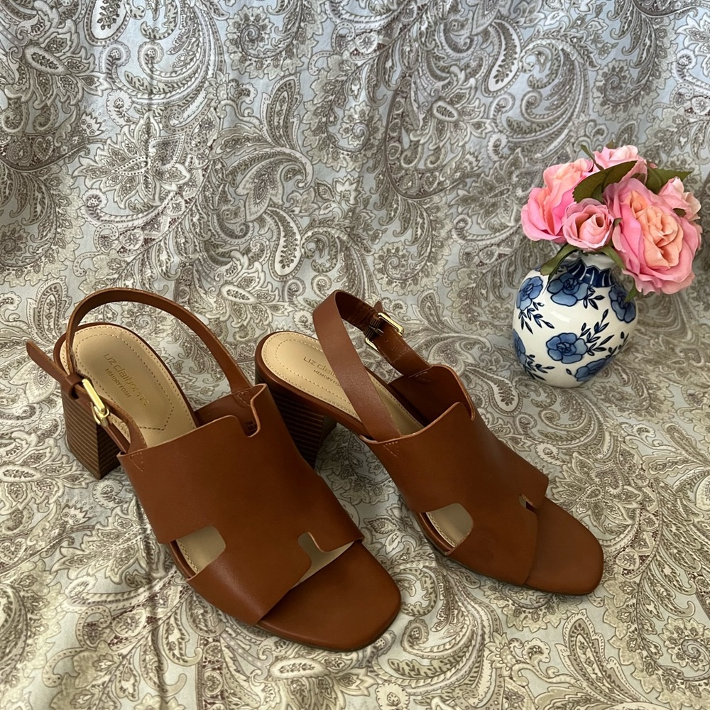 Liz Claiborne Brown T-Strap Sandals